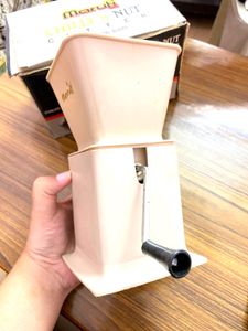 CHILLY AND NUT CUTTER
