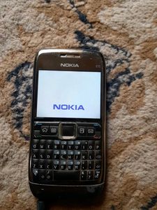 2 Nokia Mobiles