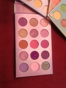 Board Professional Eyeshadow Palette