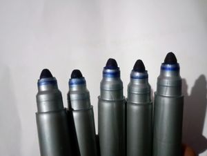 12 Markers(Old) And 2 Ink (New)