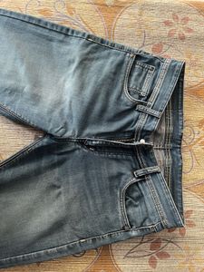 Levis Dark /navy Blue Jeans