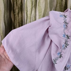 Pretty Pale Lilac Coloured Ruffly Top ❤️