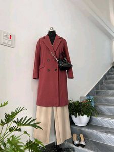 Woman&#39;s overcoat.