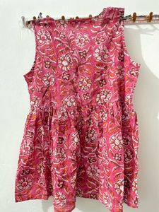 its a short kurt without sleeves