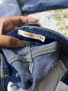 Levis Skinny Fit Ripped Jeans