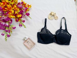 🇳🇿💫 Beautiful Black Colour Paded Bra