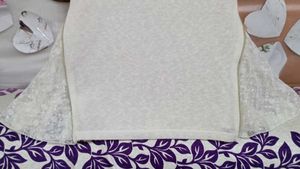 Letticil, Very Stylish Ti Shirt With Top