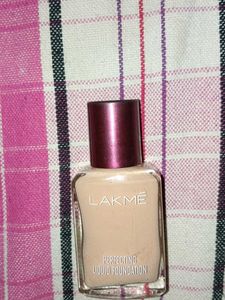Lakme Perfecting Liquid Foundation