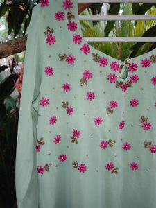 Pretty pastel green dress 🌷✨💚💗