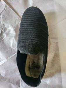 USED CASUAL SHOE FOR WOMAM