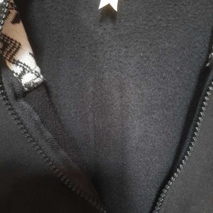 Sleeveless Woolen Hoodie