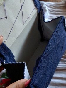 Chic Navy &amp; Gold Chain Handbag