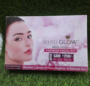 💥 Lotus Herbal White Glow Facial Kit 4 In 1