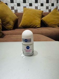 Nivea Natural Glow Roll-On