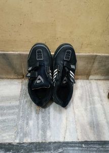 Sports Shoes
