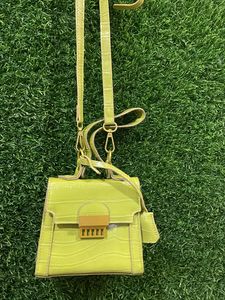 sale alert 🔔 🔥🔥🔥🔥🔥Small Sling Handbag