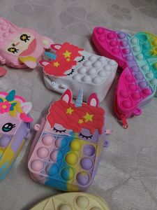 8 Pcs Poppet Sling Bag