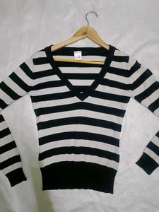Striped V-Neck Fitted Sweater