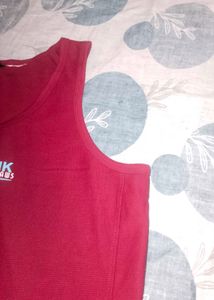 Sleevless T Shirt