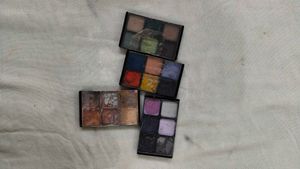 Set of 4 eyeshadow pallets