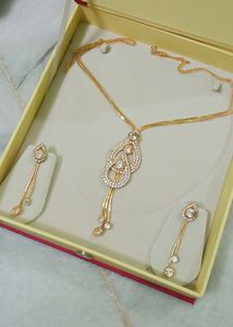 Golden Pendant Set