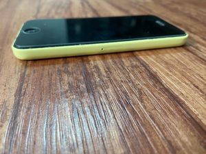 iPhone 5c Yellow 8gb Only Cameras Don’t Work