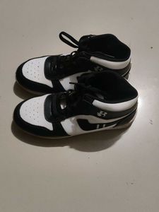 Stylish Black &amp; White Sneakers