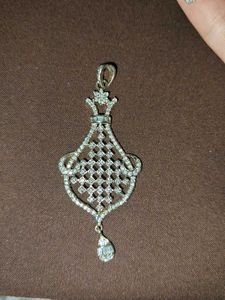 Beautiful AD Pendant Set