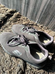 Skechers Shoes In Good Condition