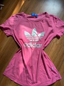 Adidas Originals Basic Tee ( No Defects)🎀💕