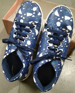 BLUE SNEAKERS FOR GIRLS