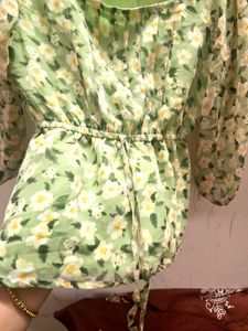 Floral Print light green  Top
