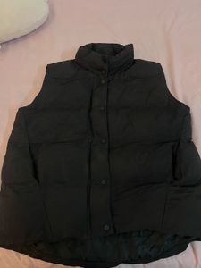 Sleeveless Black Puffer Vest