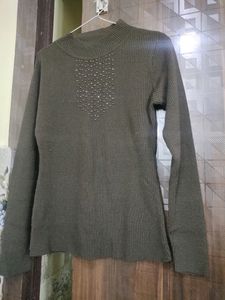 Red Boat Neck  And Dark Brown Sweater