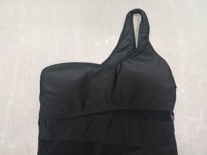 Chic Black One-Shoulder Swimsuit