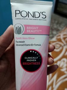 Pond's Bright Beauty Facewash