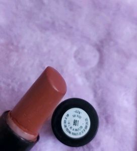 4 Elle18 Nude Lipstick