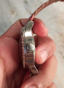 Guess Orignal Mother Of Pearl Women&#39;s Multifunctio