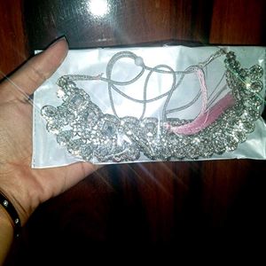 ELEGANT NECKLACE