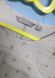 Avassa Elegant Women&#39;s Kurta - XS