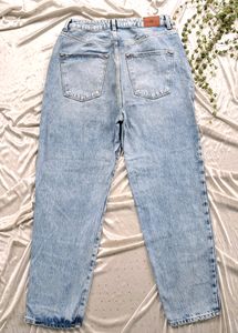 Zara Loose Mom Jeans (30-32)