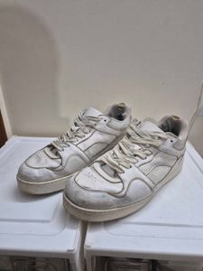 Zara Sneakers.