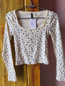 H&amp;M NEW Off White Long Sleebe Floral Top/Size-S