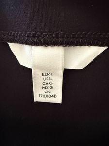 Chic Black Off-Shoulder Top L-Size