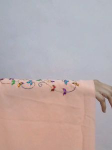 Suit Ke Boder Par embroidery hay Or Bottom