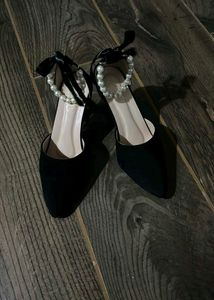 Black High Heel ⬛👠