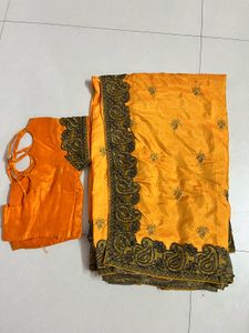 saree with stich blouse