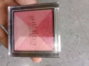 Blush And Highlighter Pallate