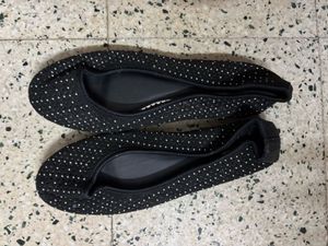 NEW Bata Black Bellies