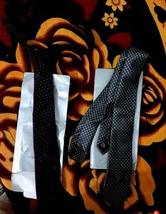New Men&#39;s Two Tie Set Only 90